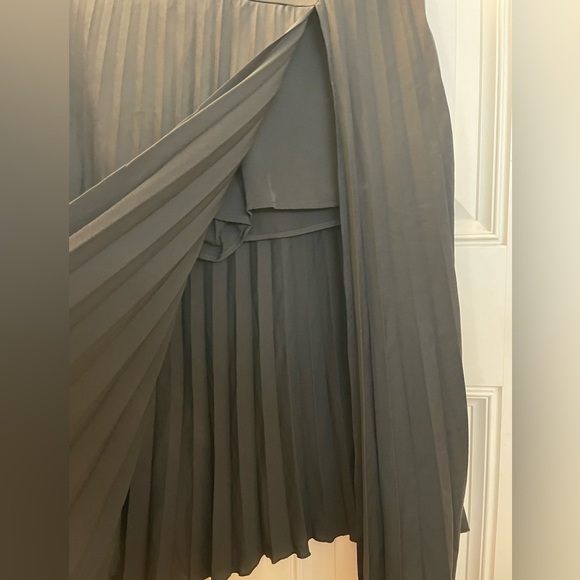 ZARA Pleated Midi Skorts - Black - Small - Picture 10 of 13